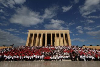 LÖSEV’den Anlamlı Davet: Tüm Türkiye Anıtkabir’de Buluşuyor